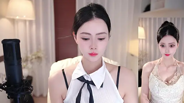 Ocean--Lili online show from 9, 10, 2025