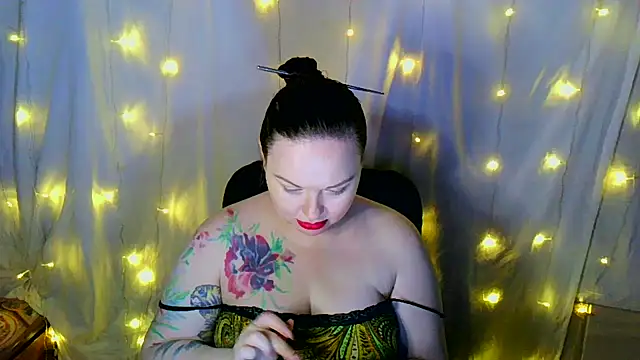 Victoria Marks online show from 27, 9, 2025