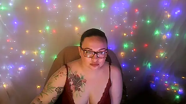 Snapshot of Victoria_Marks chatting on 15, 6, 2026 Victoria Marks online show from 15, 6, 2026