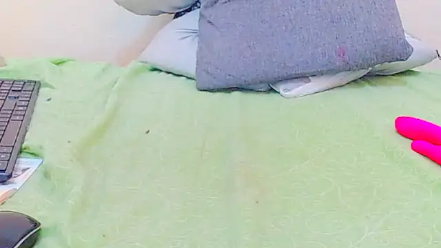 Snapshot of Camilexxx chatting on 14, 1, 2025 Camilexxx online show from 14, 1, 2025