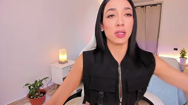 carleee winter online show from 22, 11, 2025