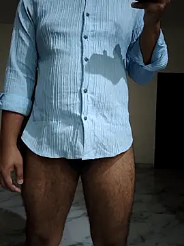 Snapshot of thebrownboi01 chatting on 13, 11, 2025 thebrownboi01 online show from 13, 11, 2025