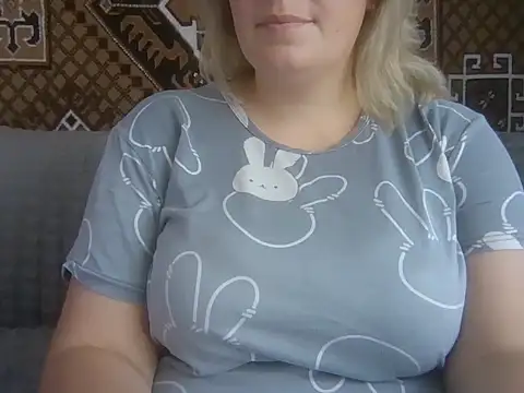 Snapshot of Diana_Britt chatting on 4, 10, 2025 Diana Britt online show from 4, 10, 2025