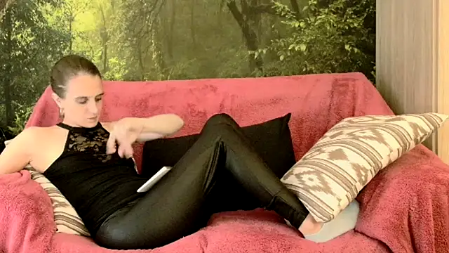 Snapshot of LadyChantale chatting on 17, 2, 2025 LadyChantale online show from 17, 2, 2025