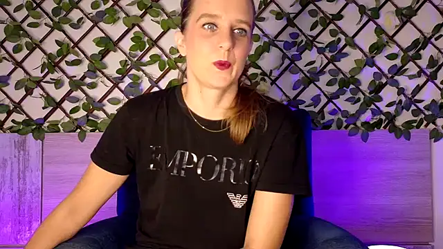 Snapshot of LadyChantale chatting on 22, 9, 2025 LadyChantale online show from 22, 9, 2025