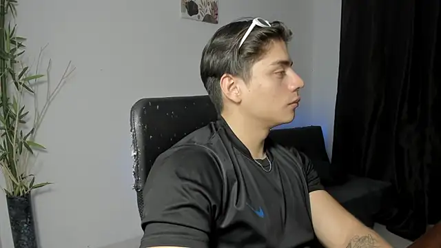 Giordano Russo online show from 10, 12, 2024