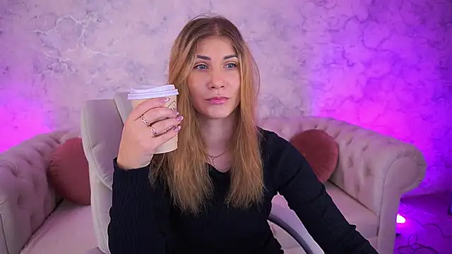 Snapshot of CassandraGood chatting on 25, 9, 2025 CassandraGood online show from 25, 9, 2025