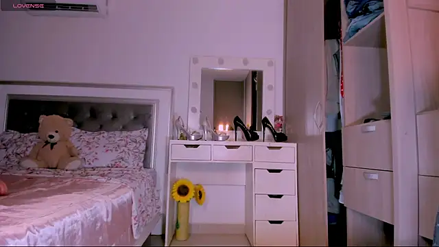 sharonDulce online show from 23, 6, 2026