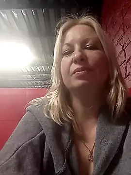 Snapshot of Arina_smiles chatting on 4, 1, 2025 Arina smiles online show from 4, 1, 2025