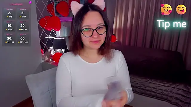 Snapshot of EsterLogan chatting on 17, 2, 2025 EsterLogan online show from 17, 2, 2025
