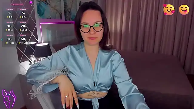 Snapshot of EsterLogan chatting on 21, 3, 2025 EsterLogan online show from 21, 3, 2025