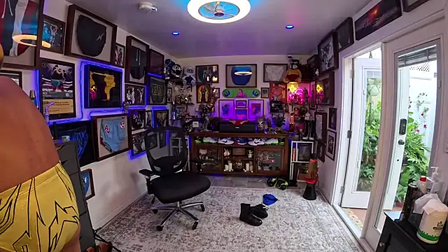 Briefs bud online show from 13, 9, 2025