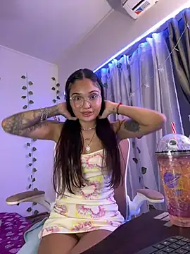 LunaXuan online show from 20, 3, 2025