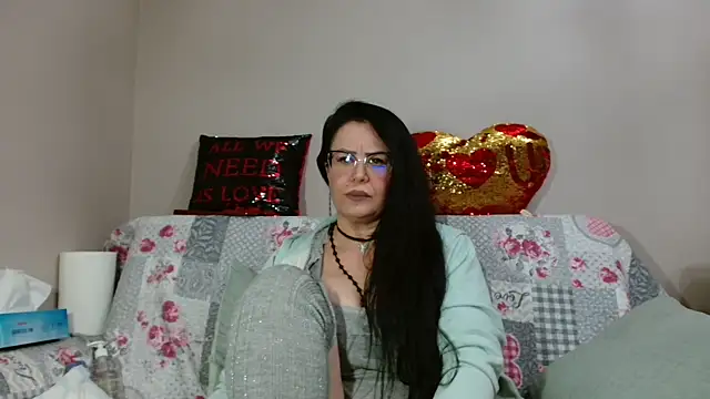 x  KHALEESI  x online show from 25, 11, 2025