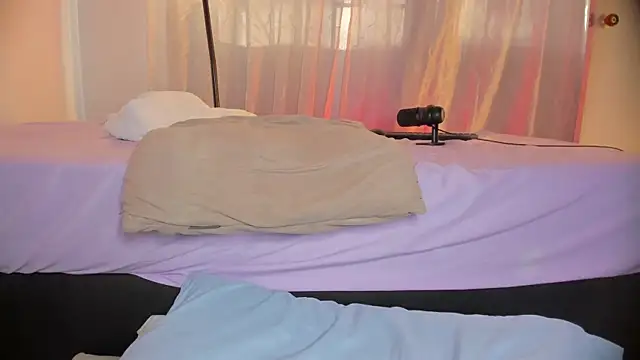 hot booty  online show from 14, 1, 2025