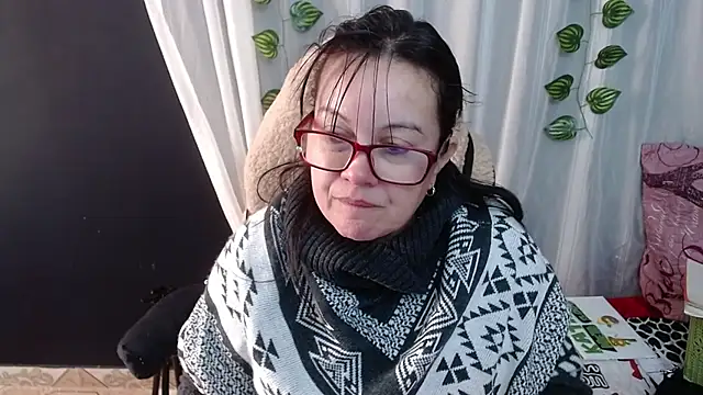 Sonialorens  online show from 3, 12, 2024
