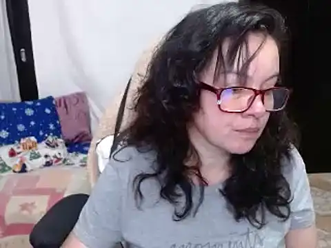 Sonialorens  online show from 5, 12, 2024