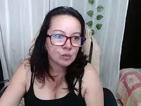 Sonialorens  online show from 28, 12, 2024