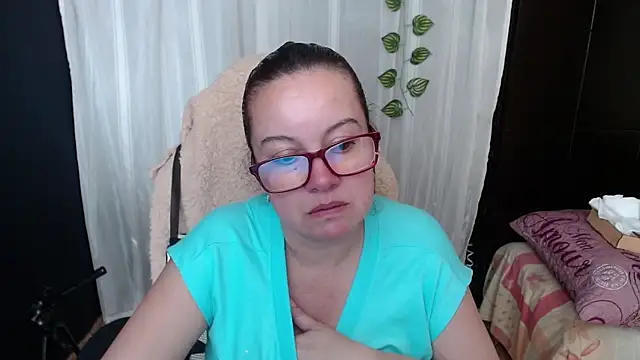 Sonialorens  online show from 7, 1, 2025