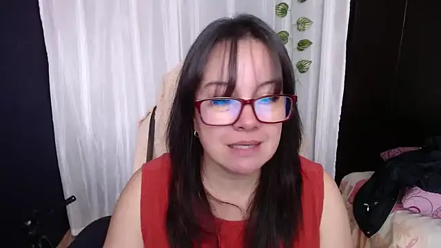 Sonialorens  online show from 8, 1, 2025