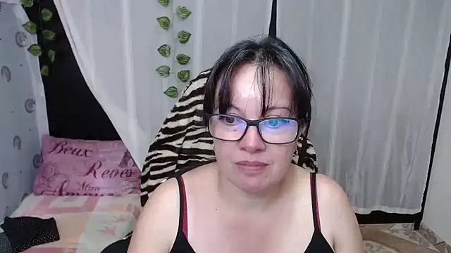 Sonialorens  online show from 28, 1, 2025