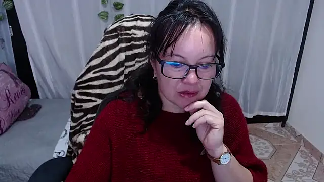 Sonialorens  online show from 5, 2, 2025