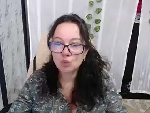 Sonialorens  online show from 27, 2, 2025