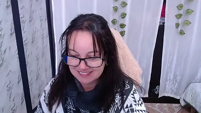 Sonialorens  online show from 28, 2, 2025