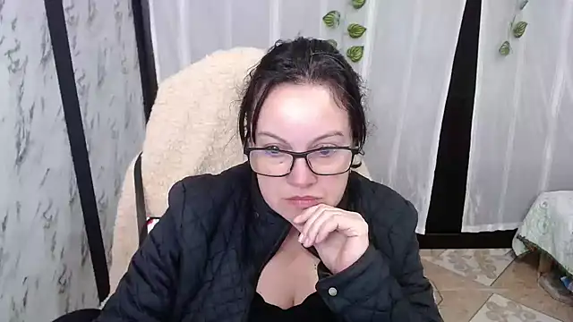 Sonialorens  online show from 13, 3, 2025
