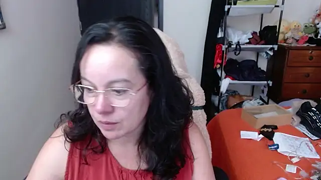 Sonialorens  online show from 26, 11, 2025