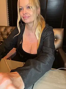 Lisavontease online show from 18, 10, 2025