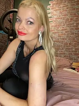 Lisavontease online show from 26, 10, 2025