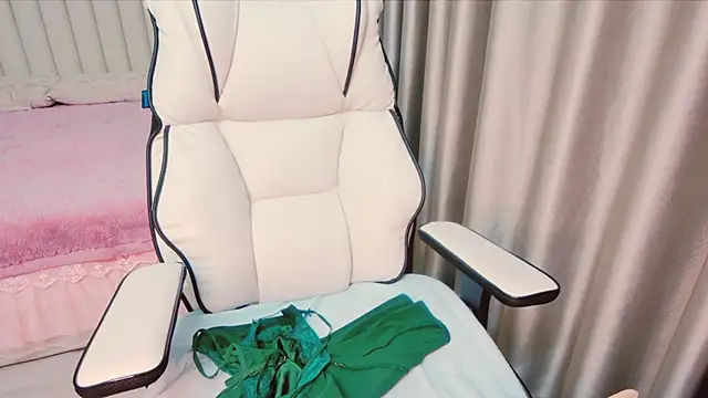 Girl  Funny online show from 29, 12, 2024
