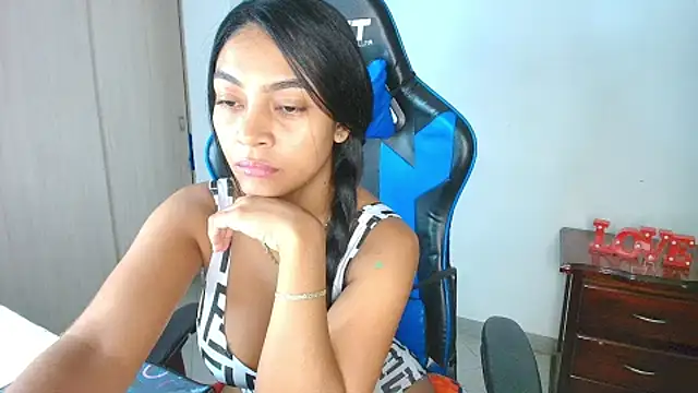 Snapshot of sophiax-x chatting on 24, 9, 2025 sophiax-x online show from 24, 9, 2025