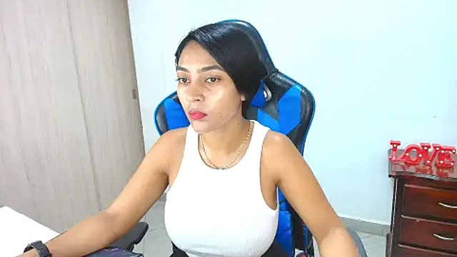 Snapshot of sophiax-x chatting on 28, 9, 2025 sophiax-x online show from 28, 9, 2025