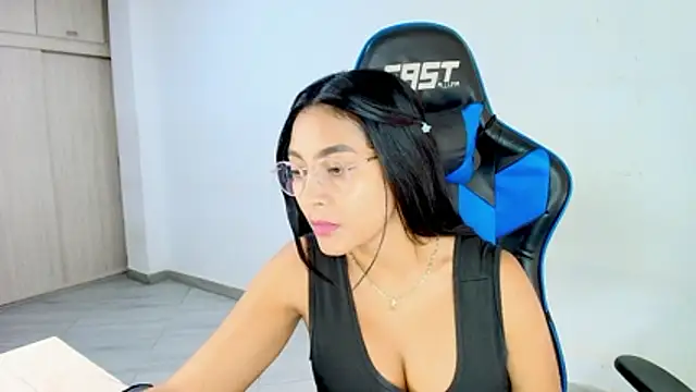 sophiax-x online show from 6, 3, 2026