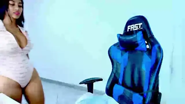 sophiax-x online show from 17, 3, 2026