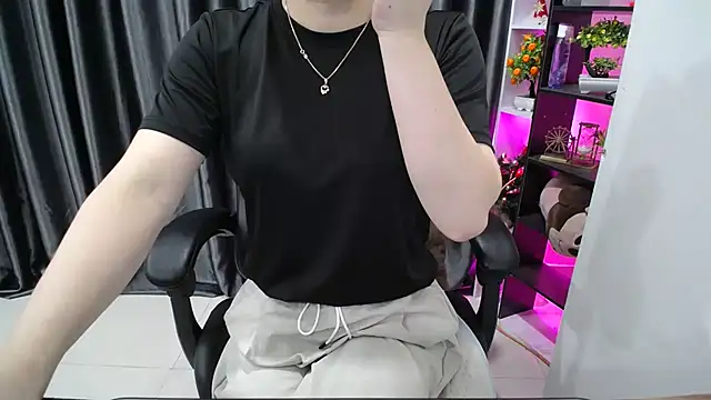 Yuki-yio online show from 13, 9, 2025