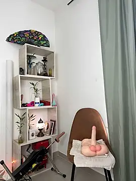 Emma Wish online show from 28, 1, 2025