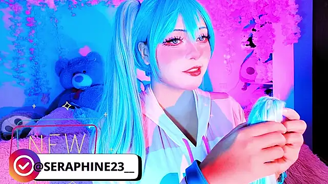 Snapshot of seraphine23 chatting on 29, 11, 2025 seraphine23 online show from 29, 11, 2025