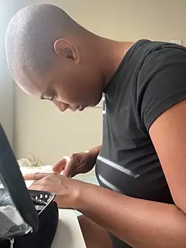 HoneyDripHer online show from 13, 10, 2025