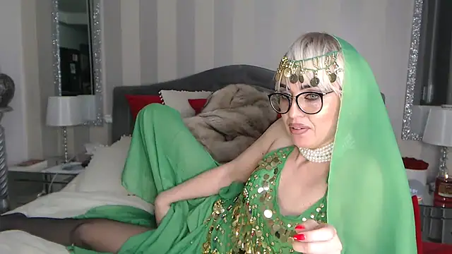 LuanaColucci online show from 14, 12, 2024