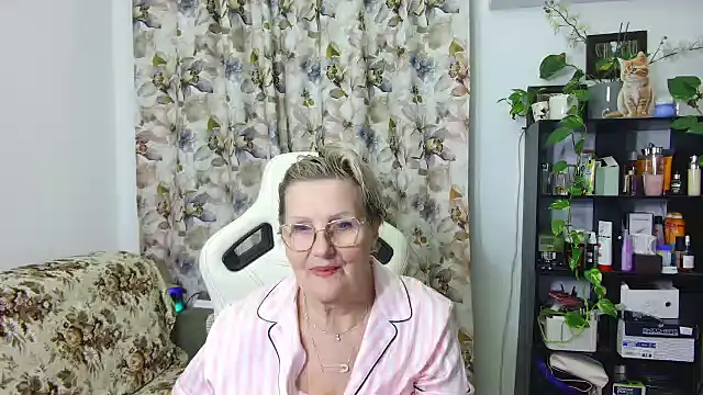 Snapshot of Selenna57 chatting on 15, 3, 2025 Selenna57 online show from 15, 3, 2025