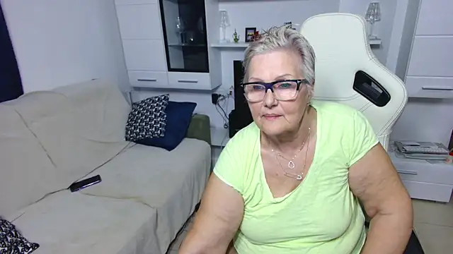 Snapshot of Selenna57 chatting on 19, 4, 2026 Selenna57 online show from 19, 4, 2026