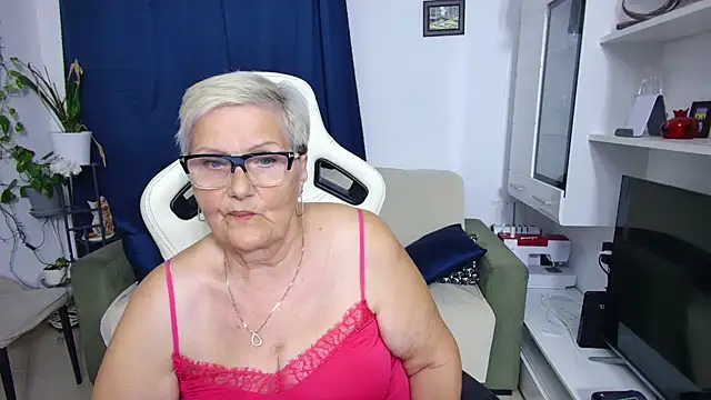 Snapshot of Selenna57 chatting on 10, 5, 2026 Selenna57 online show from 10, 5, 2026