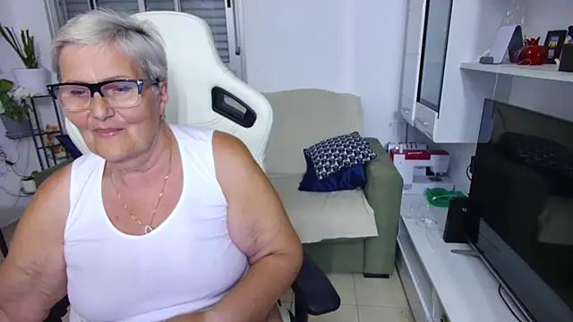 Snapshot of Selenna57 chatting on 25, 5, 2026 Selenna57 online show from 25, 5, 2026