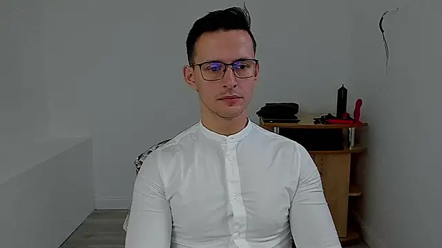 sexxymuscles4u online show from 2, 12, 2024