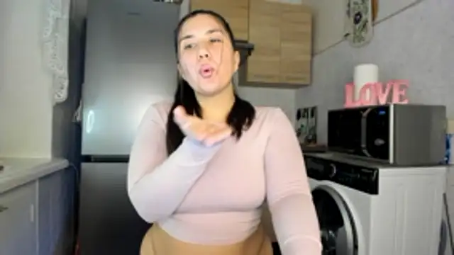 MiaMarrone online show from 7, 3, 2026