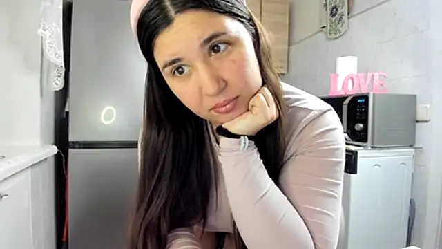 MiaMarrone online show from 30, 4, 2026