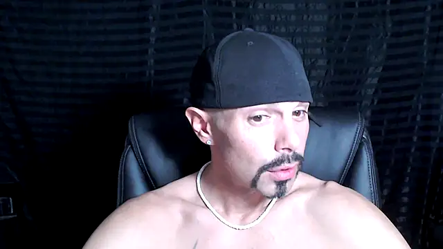 Snapshot of ThickD2C chatting on 25, 1, 2025 ThickD2C online show from 25, 1, 2025